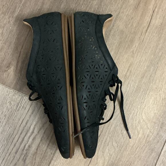 Ecco Black Casual Perforated Sneakers Shoes Size 41 EU/ 10.5 US Woman’s - Picture 6 of 9